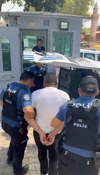 Bursa’da aranan şahıs kıskıvrak yakalandı Bursa’nın İznik ilçesinde, hakkında