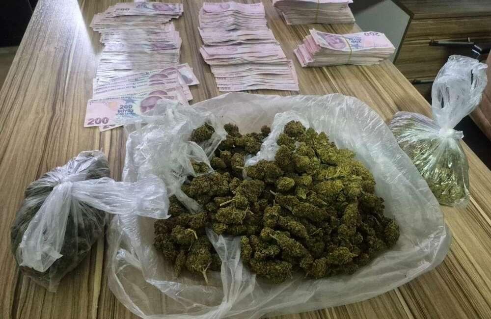 Bursa’da ‘Dur’ ihtarına uymayan sürücünün aracından bakın neler çıktı Bursa'nın İnegöl ilçesinde Bölge