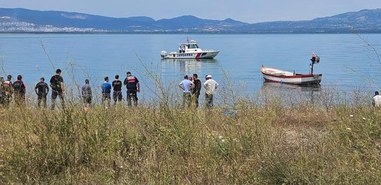 Bursa İznik Gölü’nde dehşet; 26 yaşındaki konuşma engelli genç boğuldu… Bursa'nın Orhangazi ilçesinde İznik