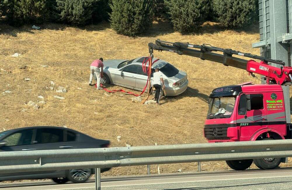 Bursa’da kontrolden çıkan araç tarlaya uçtu! Bursa'da sürücüsünün direksiyon hakimiyetini