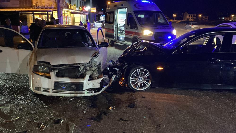 Bursa’da feci kaza; Sürücüler yaralandı… Bursa’nın İnegöl ilçesinde iki