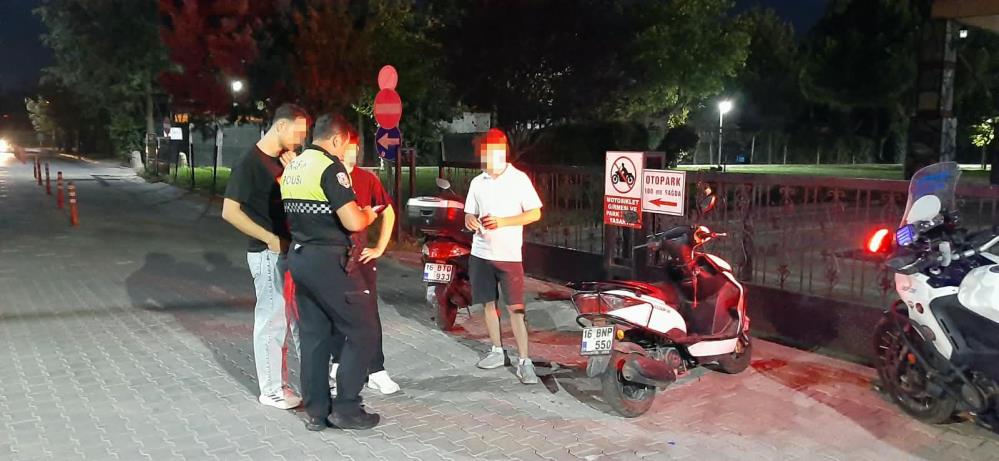 Bursa’da denetimde 20 sürücüye 250 bin TL ceza! Bursa'nın Karacabey ilçesinde motosikletlere