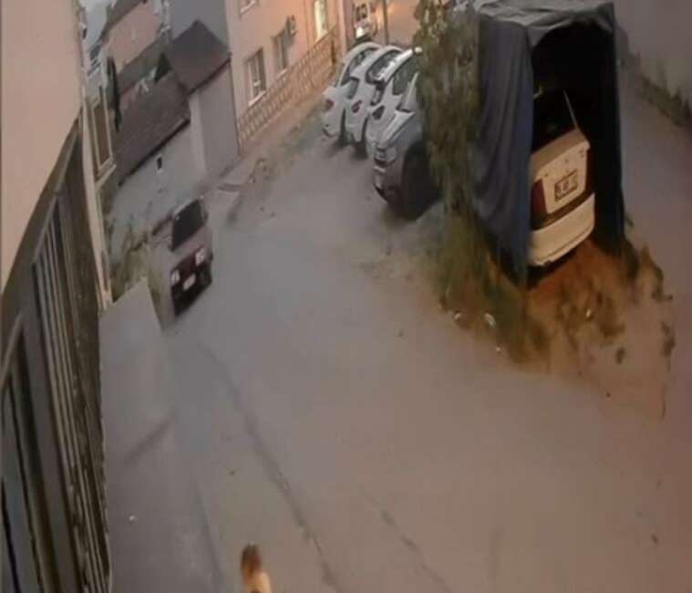 Bursa’da çocukların oynadığı sokakta drift attı! Bursa'da iki çocuk sokakta