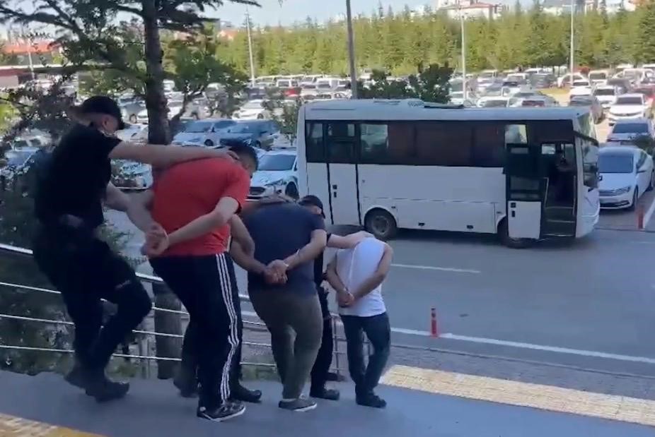 Torbacılara AKSUNGUR İHA’lı operasyon: 4 tutuklama Kayseri’de polis ekipleri tarafından