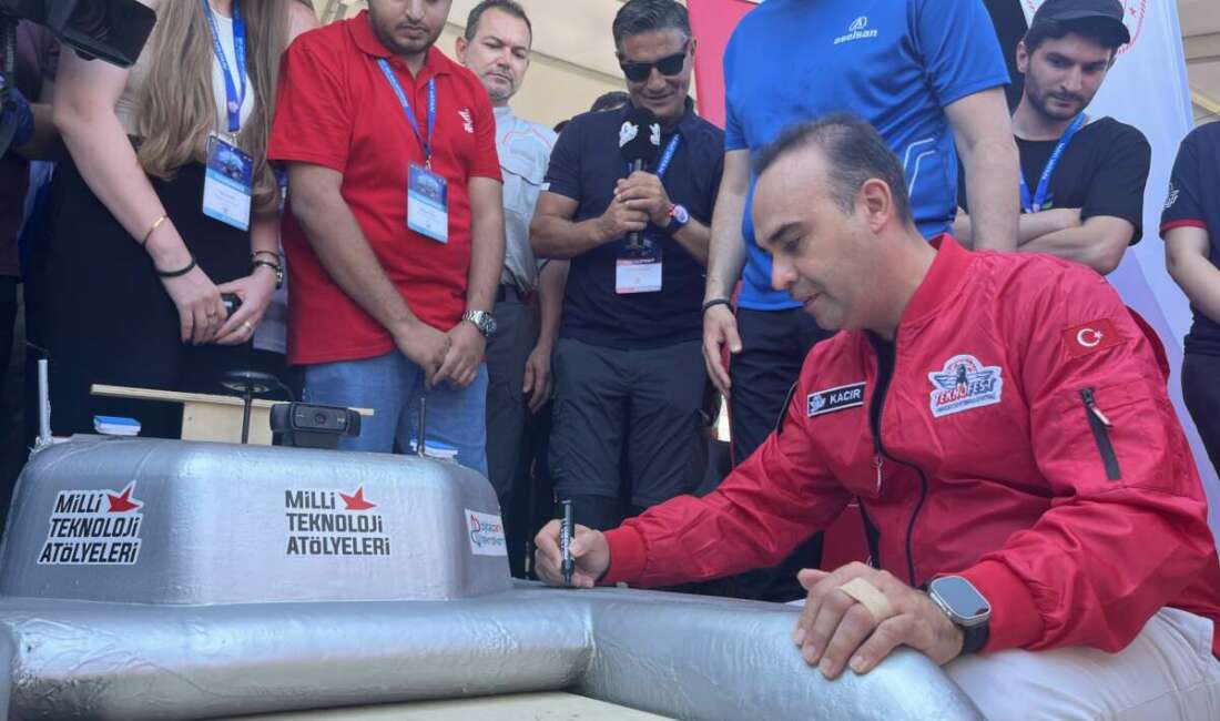 Bakan Kacır: Türkiye’nin milli uçak gemisi 2027 sonunda denizde Sanayi ve Teknoloji Bakanı