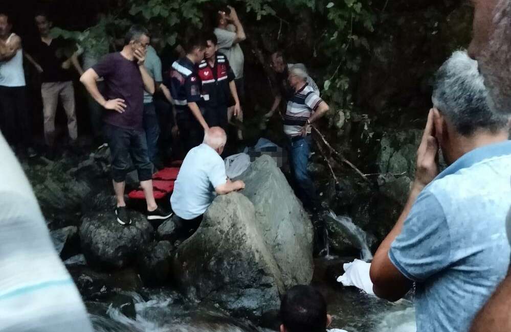 Uçuruma yuvarlanan iki kardeşten acı haber Ordu’nun Çamaş ilçesinde uçurumdan