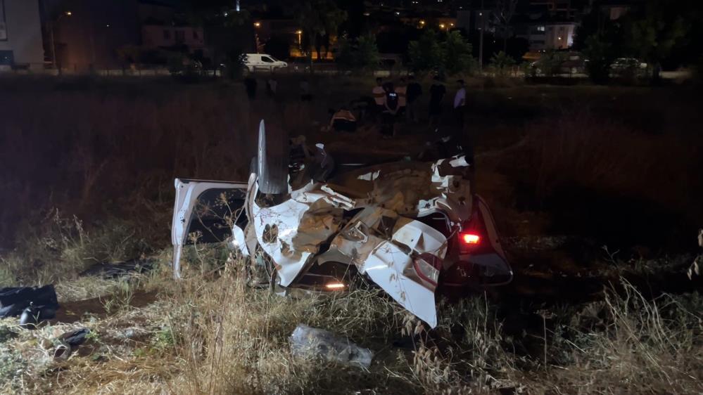 Bursa’da gece yarısı korkunç kaza; 5 kişi yaralandı Bursa'da iddiaya göre sürücüsünün