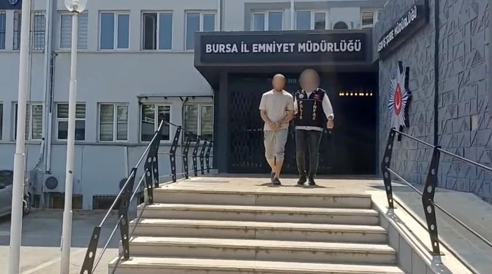 Bursa’da aranan 3 şüpheli kıskıvrak yakalandı Bursa'da emniyet ekiplerince gerçekleştirilen
