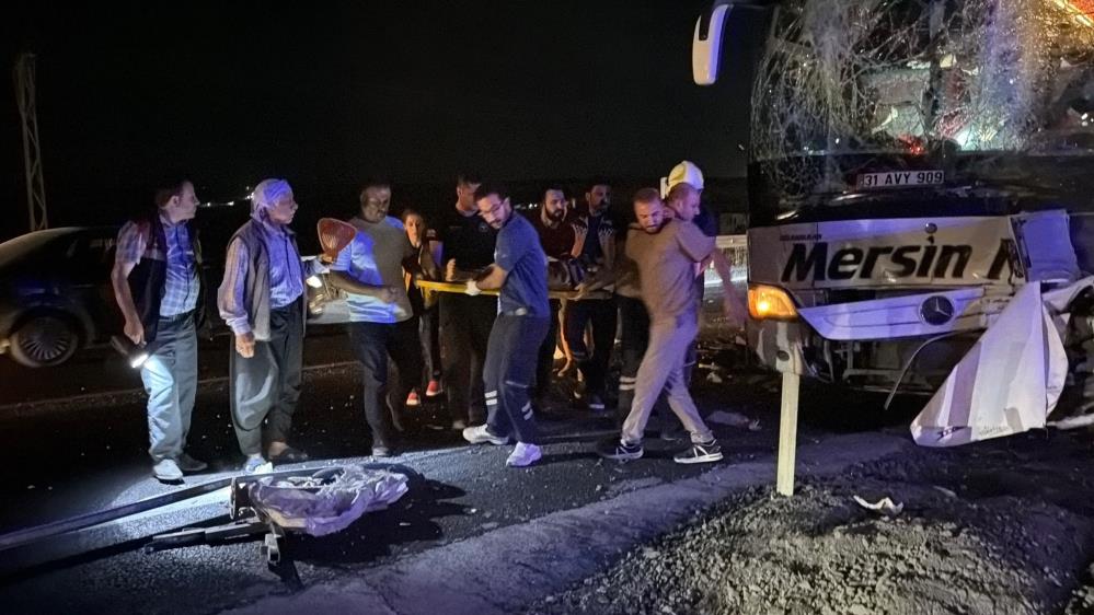Yine yolcu otobüsü faciası: 13 yaralı Malazgirt Zaferi'nin 955. yıl