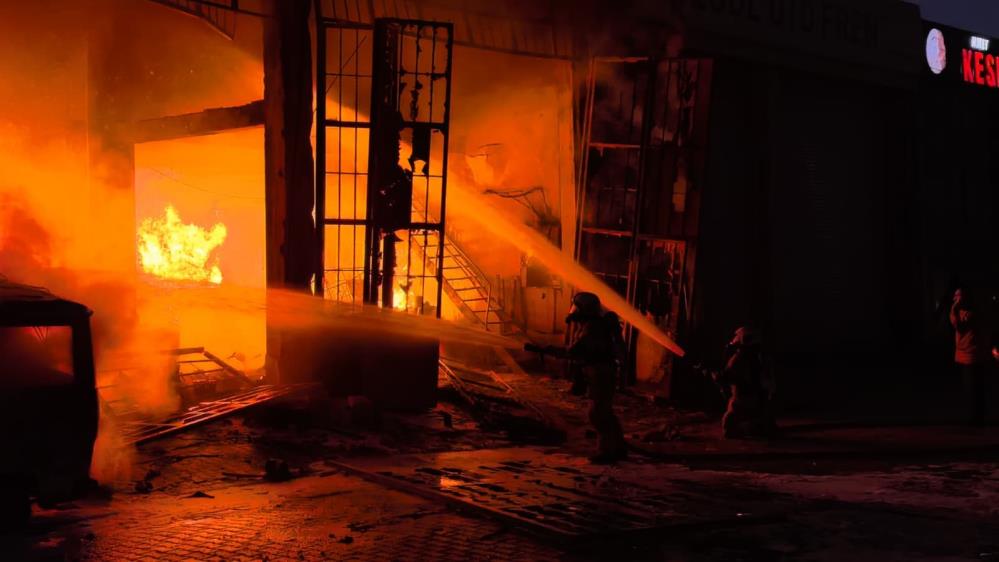 Bursa İnegöl’de boya fabrikasında dehşet anları! Bursa'nın İnegöl ilçesinde belediye
