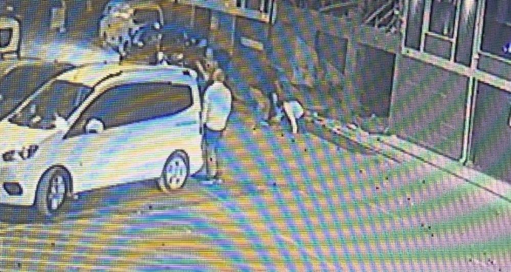 Bursa’da araç alım satımı silahlı kavgaya dönüştü! Yaralı var… Bursa’da araç alım satımı silahlı kavgaya dönüştü! Yaralı var…