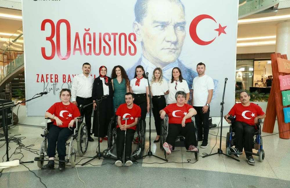 Bursa’da özel öğrencilerden 30 Ağustos Zafer Bayramı’na özel konser Osmangazi Belediyesi Engelli Gündüz
