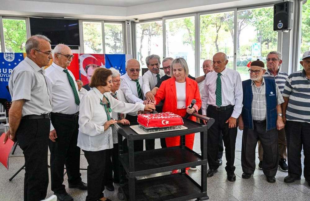 Bursa’da Zafer Bayramı’nda huzurevi sakinleri için özel bir program! Bursa Büyükşehir Belediyesi, 30
