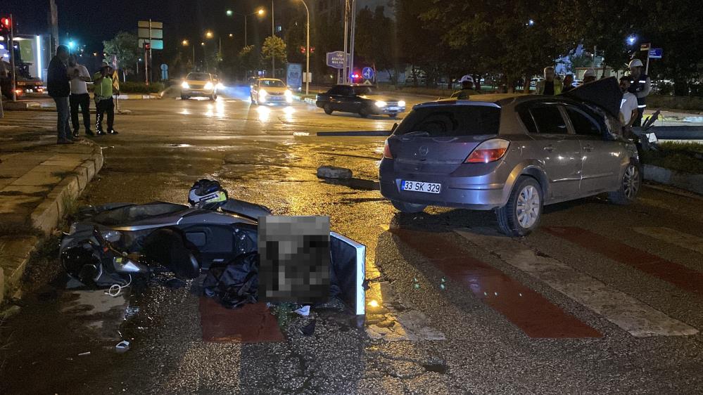 Motosikletle çarpışan otomobil direği yıktı: 5 yaralı Elazığ’da motosikletle çarpışan otomobil,