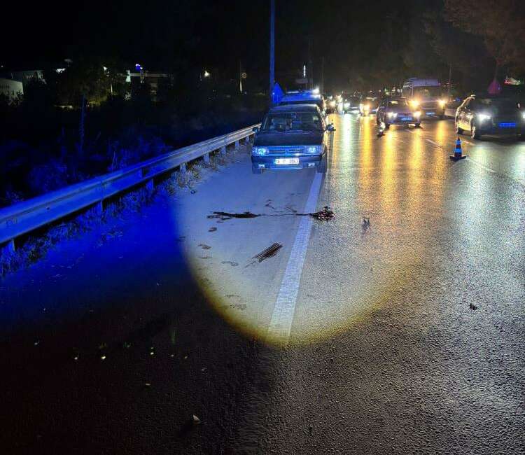 Bursa’da korkunç son; Yakıt doldururken kamyonet çarptı Bursa'da yakıtı biten otomobil