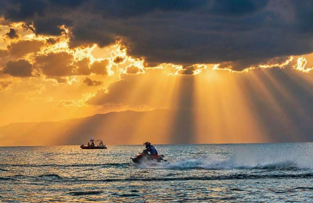 İznik Gölü’nde adrenalin dolu anlar Türkiye İzeltaş MotoSurf ve