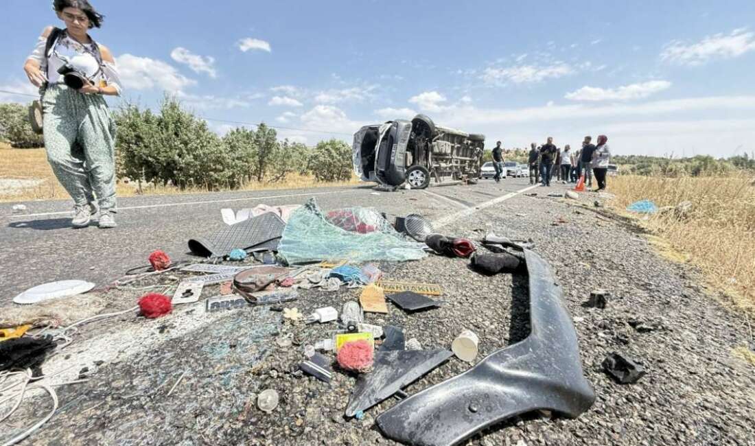 Diyarbakır’da düğün yolunda feci kaza: 7 kişi hayatını kaybetti, 9 kişi yaralandı Diyarbakır’ın Lice ilçesinde düğün