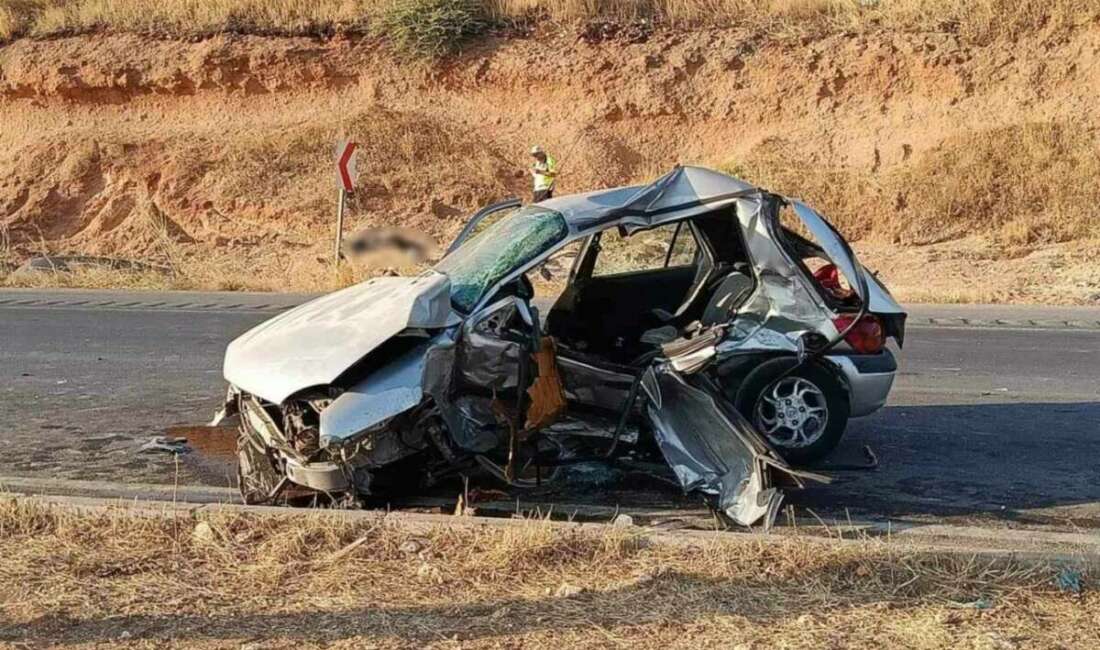 Gaziantep’te korkunç kaza: 3 ölü, 3 yaralı Gaziantep’te iki otomobilin çarpışması