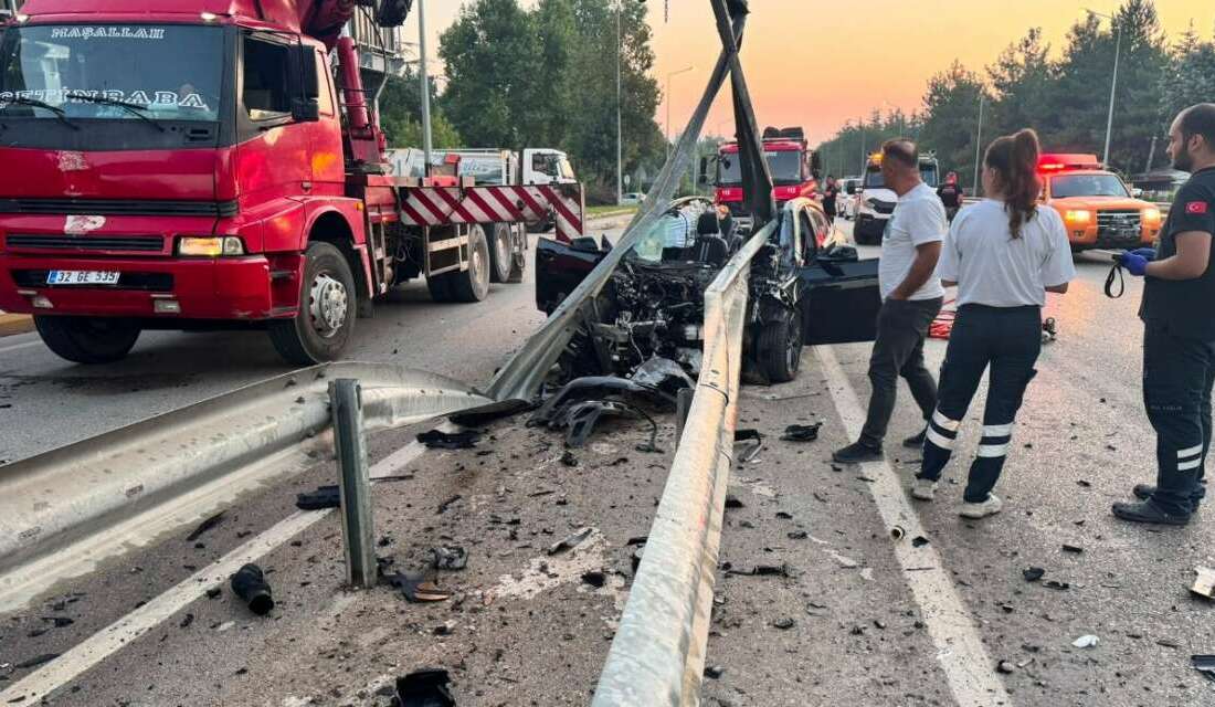 Isparta’da feci kaza: Otomobil bariyerlere çarptı, sürücü öldü Eğirdir-Isparta kara yolunda kontrolden