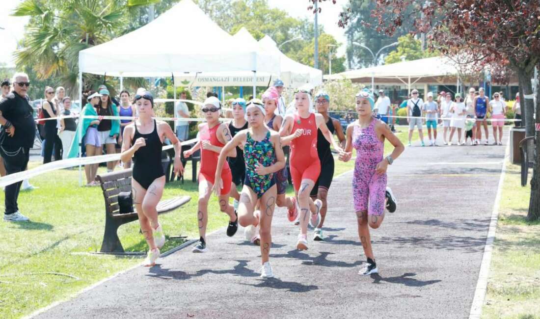 Osmangazi’de her yaştan sporcu Triathle Yarışları’nde bir araya geldi Osmangazi Belediyesi, Osmangazi Belediyespor