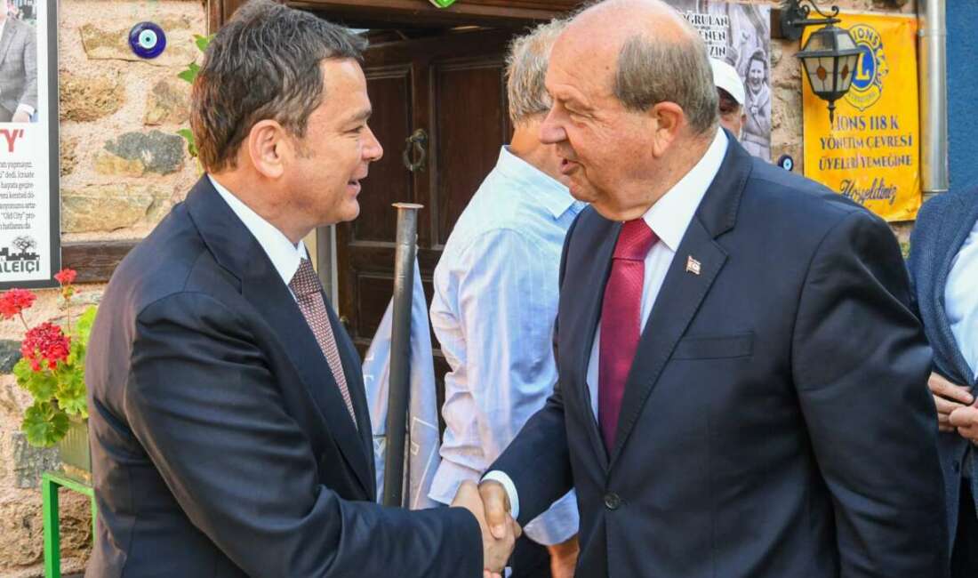 Bazen bir açılış töreni, sadece
