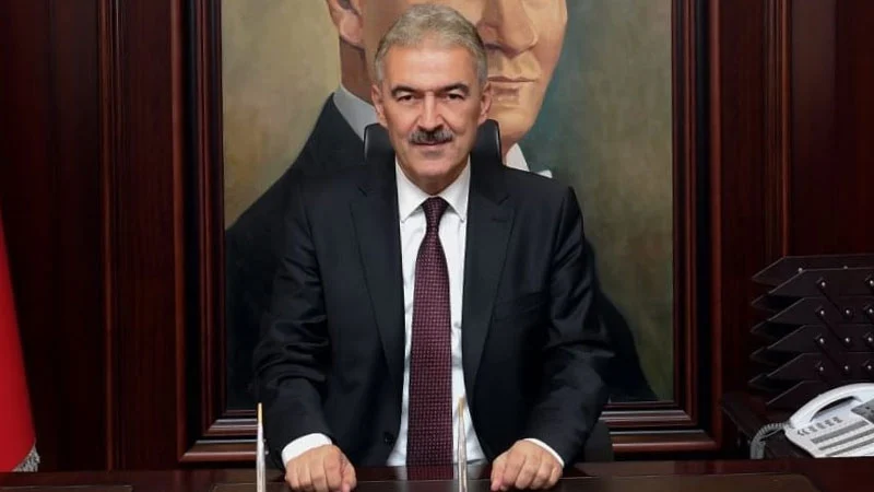 Bursa Valisi Ayyıldız’dan ’30 Ağustos Zafer Bayramı’ mesajı Bursa Valisi Erol Ayyıldız,