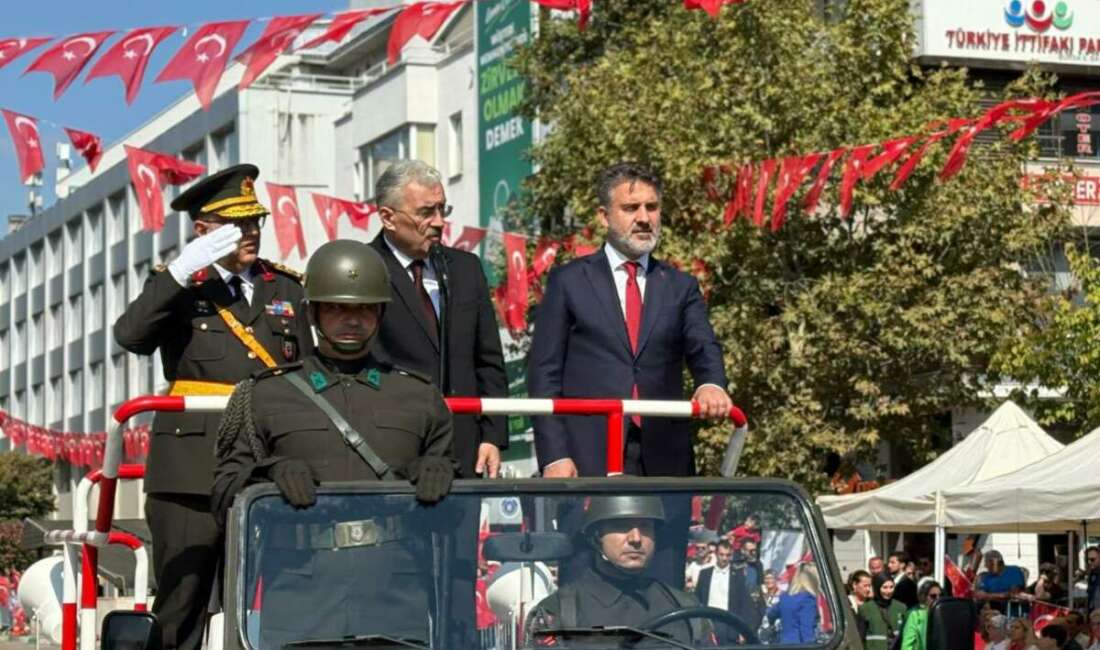 Bursalılar Heykel’de buluştu! 30 Ağustos’ta duygu dolu anlar Bursa'da 30 Ağustos Zafer