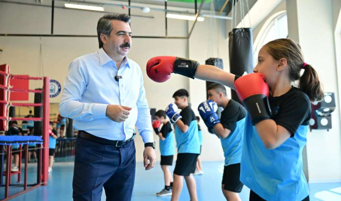 Bursa Yıldırım’da binlerce çocuk sporla buluştu! Yıldırım Belediyesi’nin düzenlediği Yaz