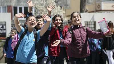 Yaklaşık 17 milyon öğrenci ve