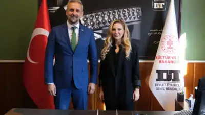 Bursa Devlet Tiyatrosu'nda Sezai Yılmaz'ın