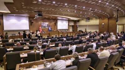 Bursa Büyükşehir Belediye Meclisi’nde konuşan