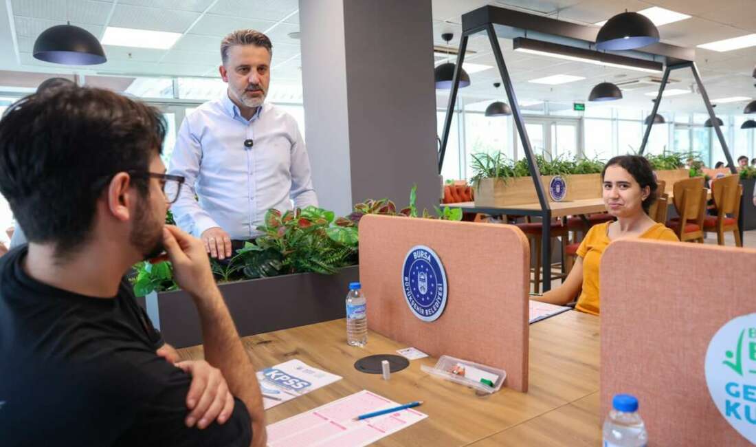 Bursa’da 2 bin 500 adaya KPSS provası; Şahin Biba gençlere başarılar diledi Bursa Büyükşehir Belediyesi’nin, bünyesindeki