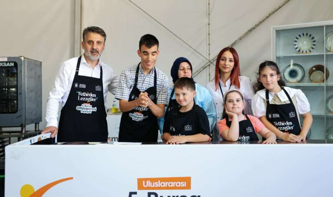 Bursa’da özel gereksinimli bireylerin mutfak heyecanı! Bursa Büyükşehir Belediyesi tarafından