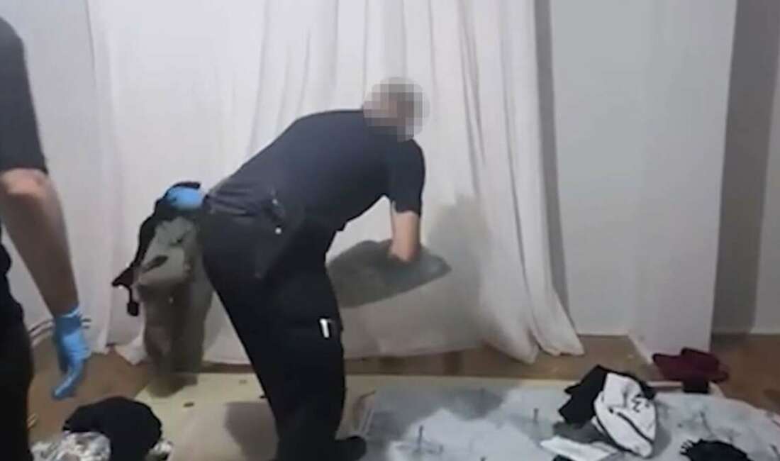 Bursa’da evden çıkanlar şoke etti! 1 kilo 210 gram metamfetamin ele geçirildi Yıldırım’da polis ekiplerinin düzenlediği