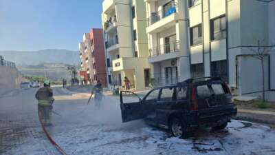 Hatay'da park halindeyken alevlere teslim
