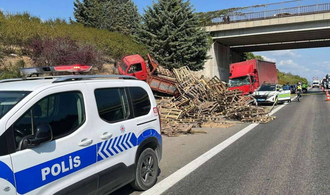 Bursa’da emniyet şeridinde feci kaza: Kamyonetin altında can verdi Bursa-İstanbul-İzmir Otoyolu Hal Kavşağı