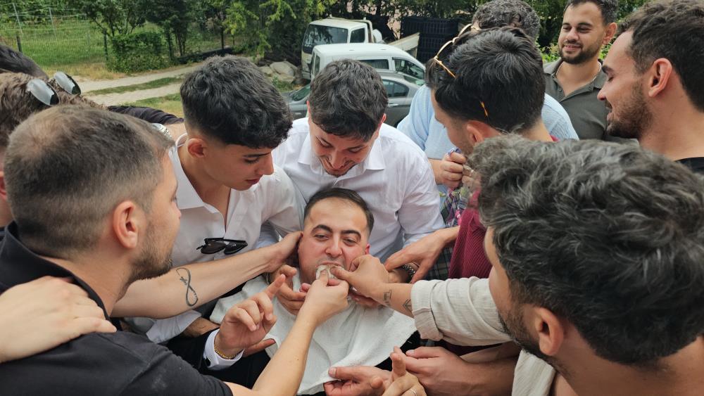 Bursa’da düğün geleneği şaşkına çevirdi! Bursa'da asırlardır yaşatılan düğün
