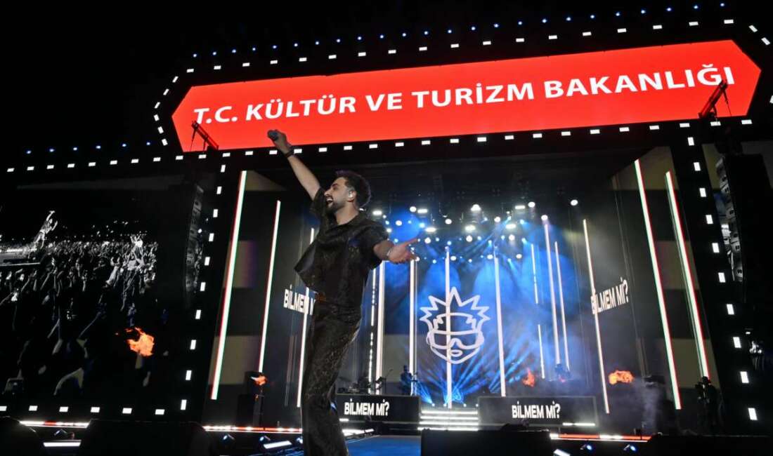 Çanakkale’de festival sahnesinde Sefo rüzgarı ÇANAKKALE (İHA) - Kültür