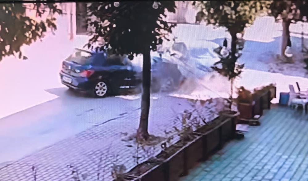 İşte Bursa’da iki aracın kaza anı; Kafa kafaya çarpıştılar Bursa'nın İnegöl ilçesinde meydana