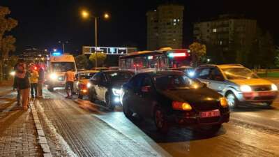 Kayseri’nin Melikgazi ilçesinde 3 otomobilin
