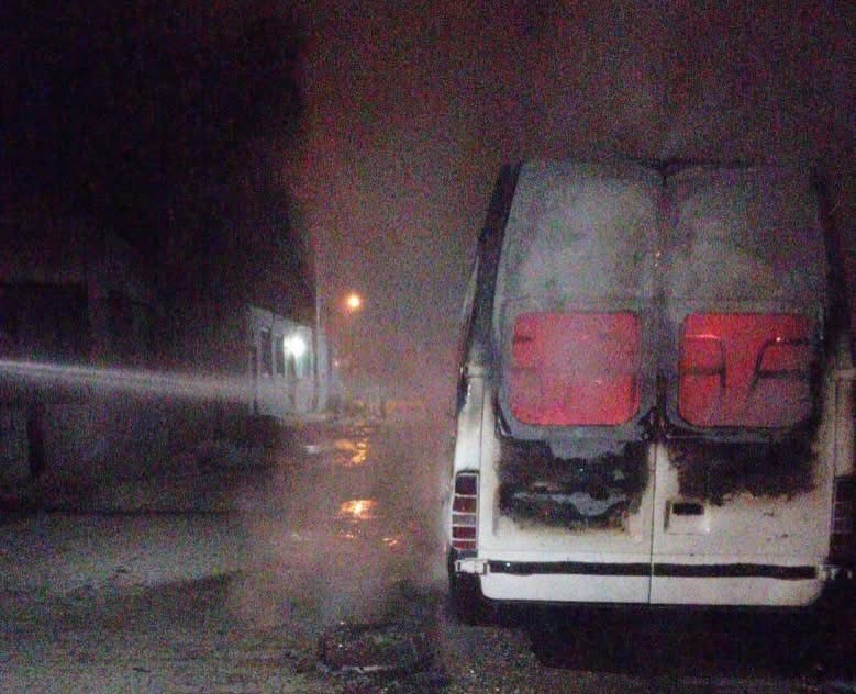 Minibüs alev alev yandı Hatay’ın Kumlu ilçesinde alevler