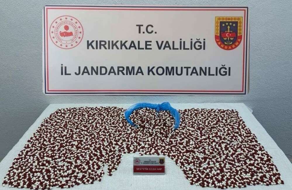 Jandarmadan uyuşturucu operasyonu: Binlerce hap ele geçirildi Kırıkkale'nin Yahşihan ilçesinde jandarma