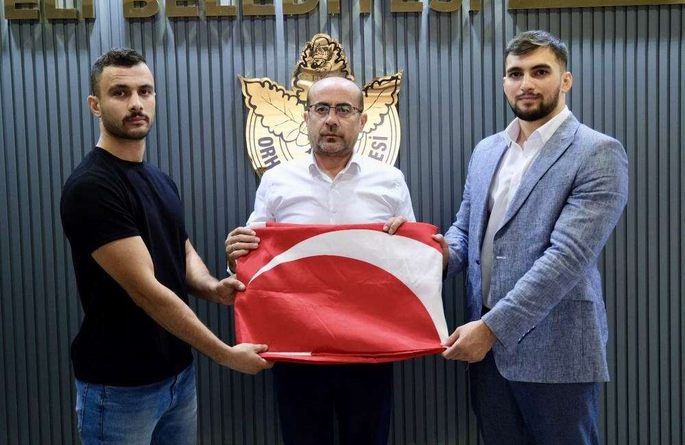 Bursalı gençlerden alkışlanacak hareket! Bursa'da dağcılık sporuyla uğraşan