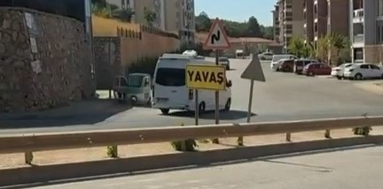 Bursa’da bu servis minibüsü herkesin canını tehlikeye attı Bursa'nın Kestel ilçesinde seyir