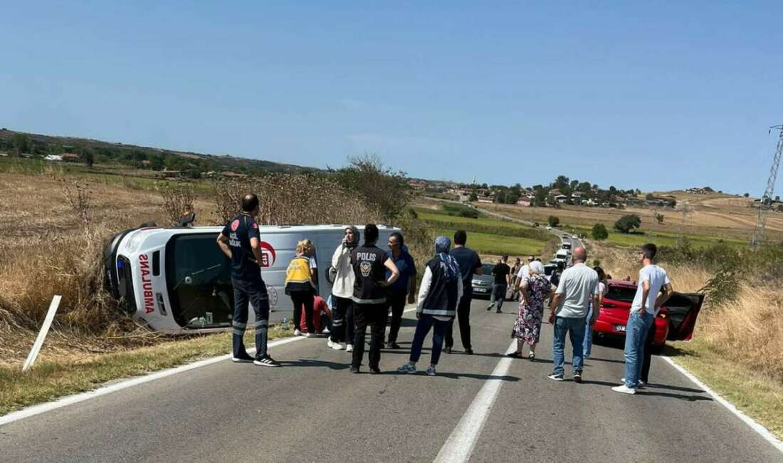 Pehlivanköy’de ambulans kazası: 5 yaralı Kırklareli’nin Pehlivanköy ilçesinde ambulans