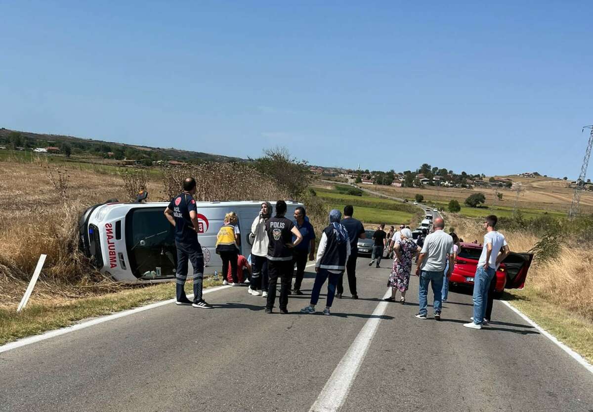 Pehlivanköy’de ambulans kazası: 5 yaralı
