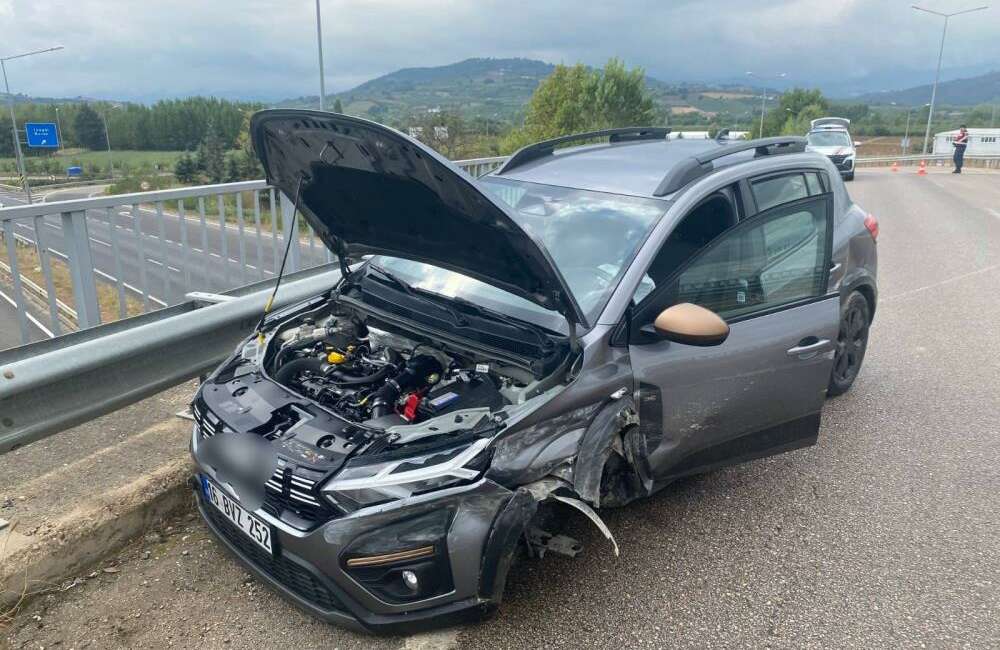 Bursa’da kontrolden çıkan araç bu hale geldi! Bursa'nın İnegöl ilçesinde meydana