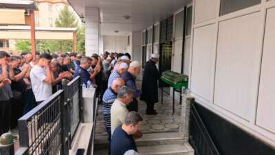 Bursa’nın Yenişehir ilçesinde motosikletin tır