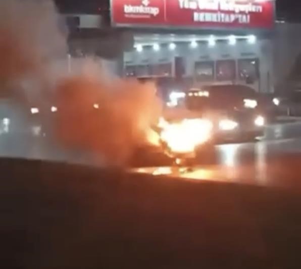 Bursa'da seyir halindeki otomobilin