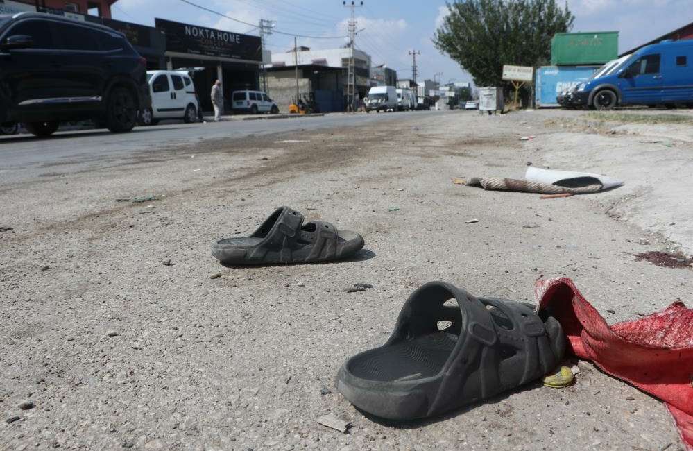 Feci kaza: 11 yaşındaki çocuk ağır yaralandı Adana'da yolcu minibüsünün çarptığı